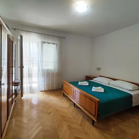 Stipe Apartment *