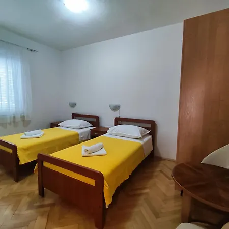 Stipe Apartment *